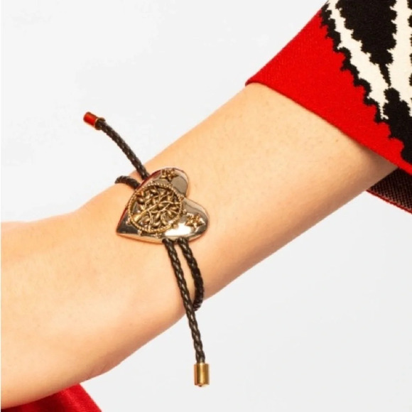 Unisex Alexander McQueen Heart Leather Strap Bracelet - Picture 3 of 9